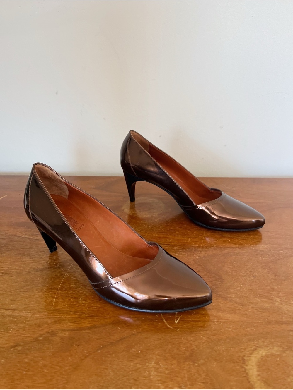 LANVIN • Hiver 2009 (Fall / Winter) patent pumps heels designer copper brown
